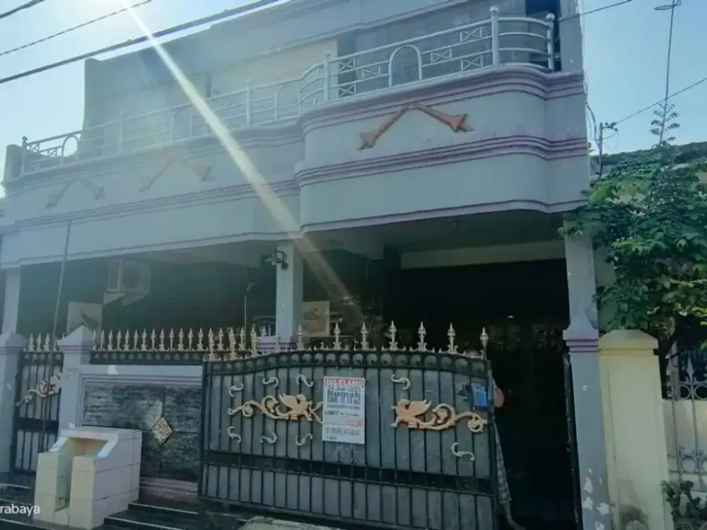 RUMAH DI JALAN SEMOLOWARU ELOK BLOK AI NO 21, SUKOLILO, SURABAYA
