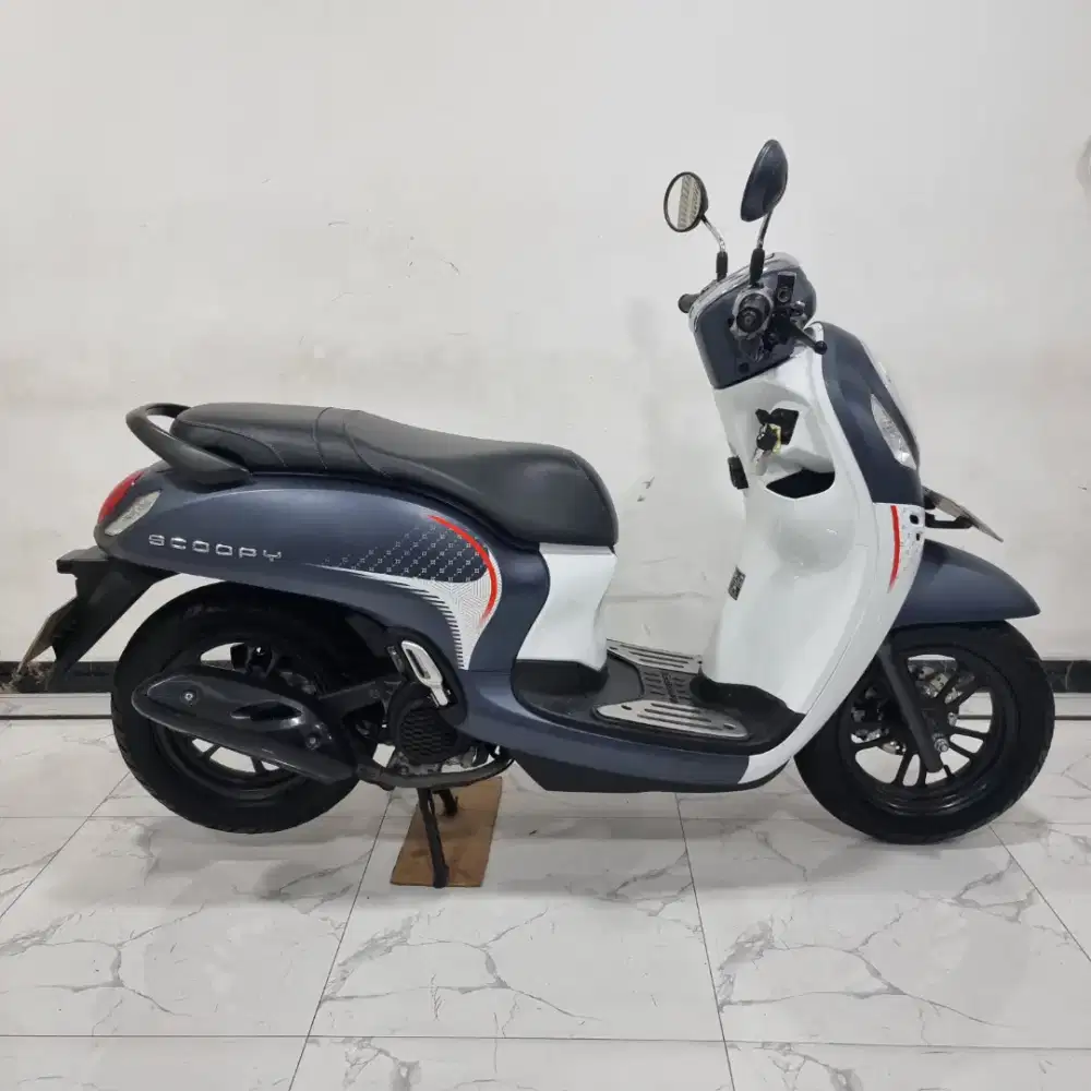 Honda Scoopy 110 ESP CBS ISS 2024 Bln 5 DP 1 Jtan aja Km 6 rb perak