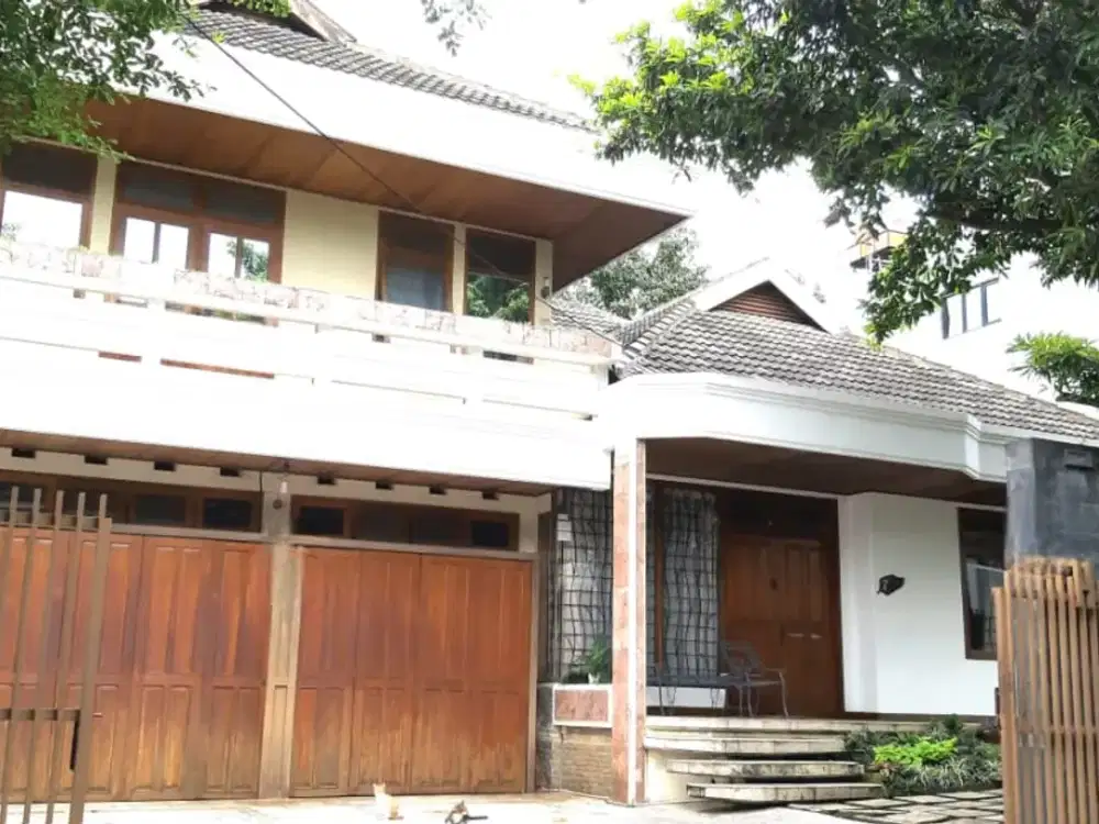DIJUAL RUMAH LOKASI STRATEGIS DI SARIJADI KOTA BANDUNG