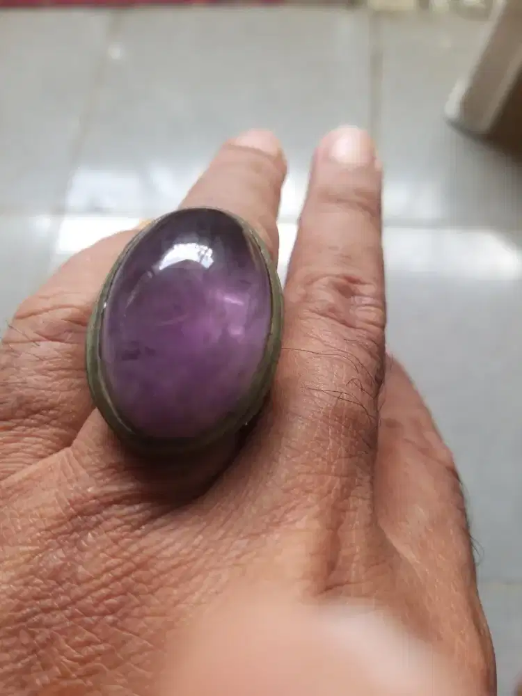 Batu Cincin keunguan (Kecubung)