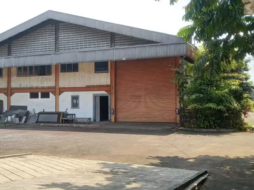 Jual Gudang ex Pabrik Furniture SHM di Setu Bekasi LT/LB 5220m2 /2268m2 bisa lewan container 40 feet dekat tol