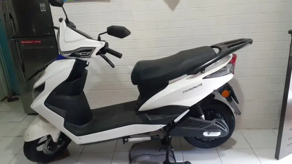 DIJUAL CEPAT MOTOR LISTRIK  BERMERK SMOOT ELEKTRIK TEMPUR 2025