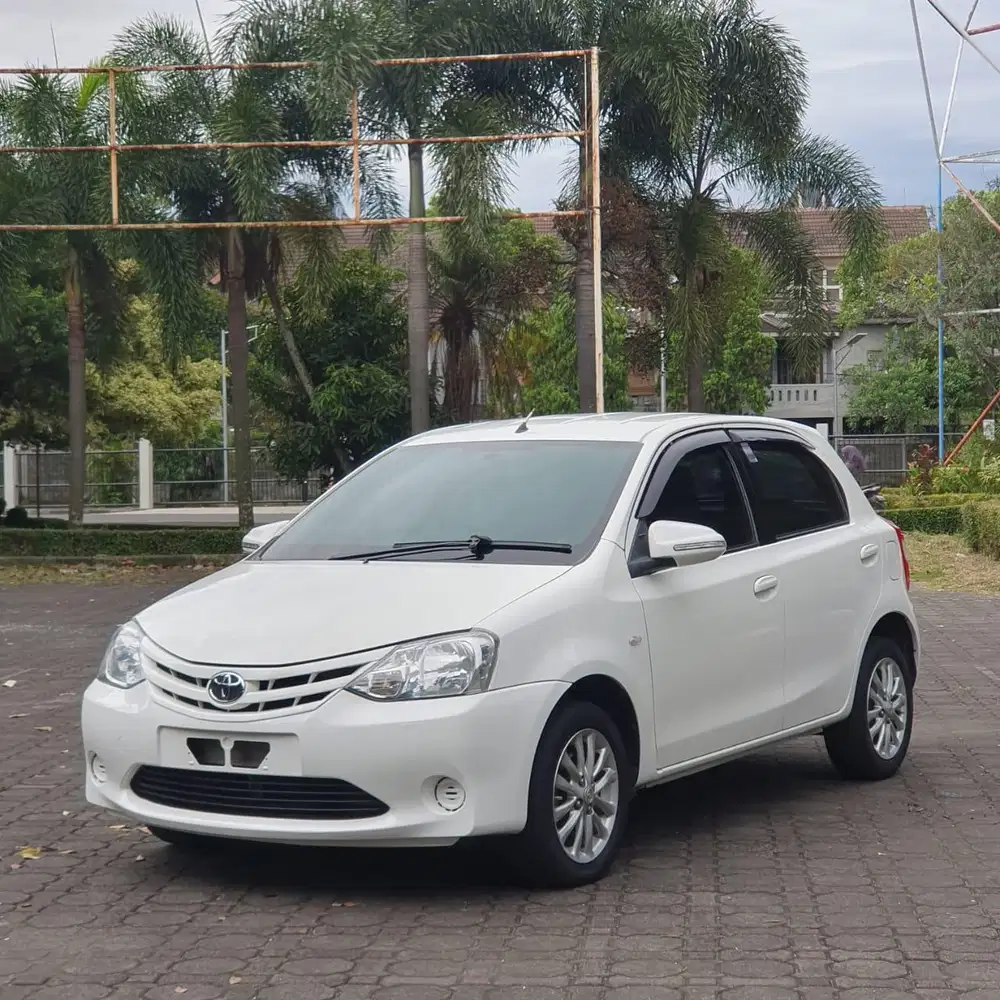 DP4JT TOYOTA ETIOS VALCO 1.2 E MT 2013 PUTIH