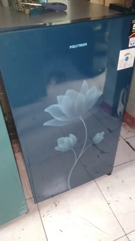 Kulkas 1 pintu Polytron dingin beku bergaransi
