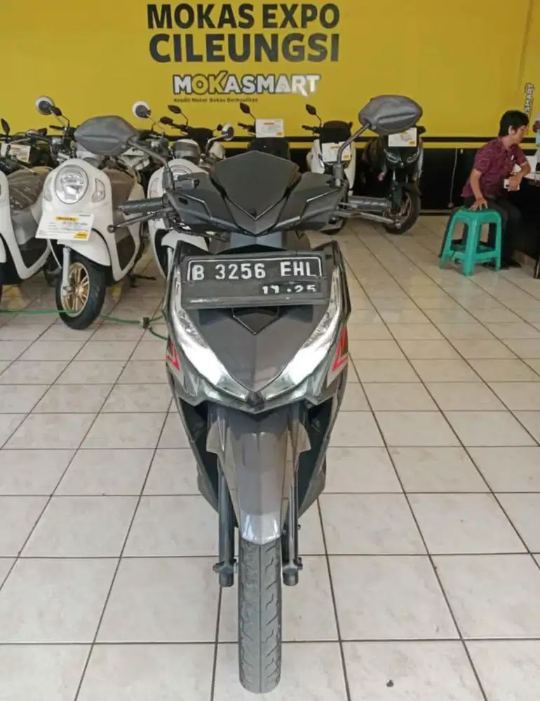 Dijual motor Honda Vario 125 cbs 2015