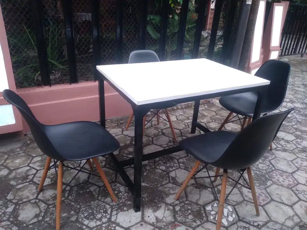 meja cafe kaki besi isitmewa 4 kursi informa