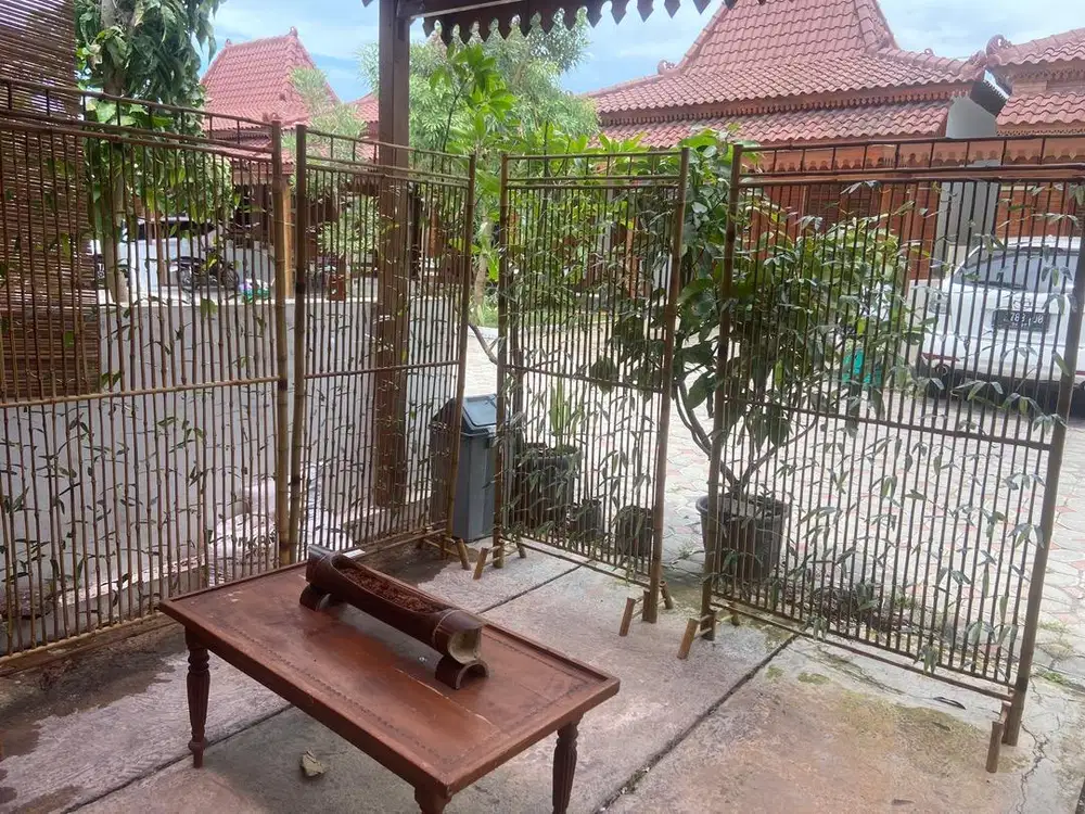 Sketsel / pembatas bambu