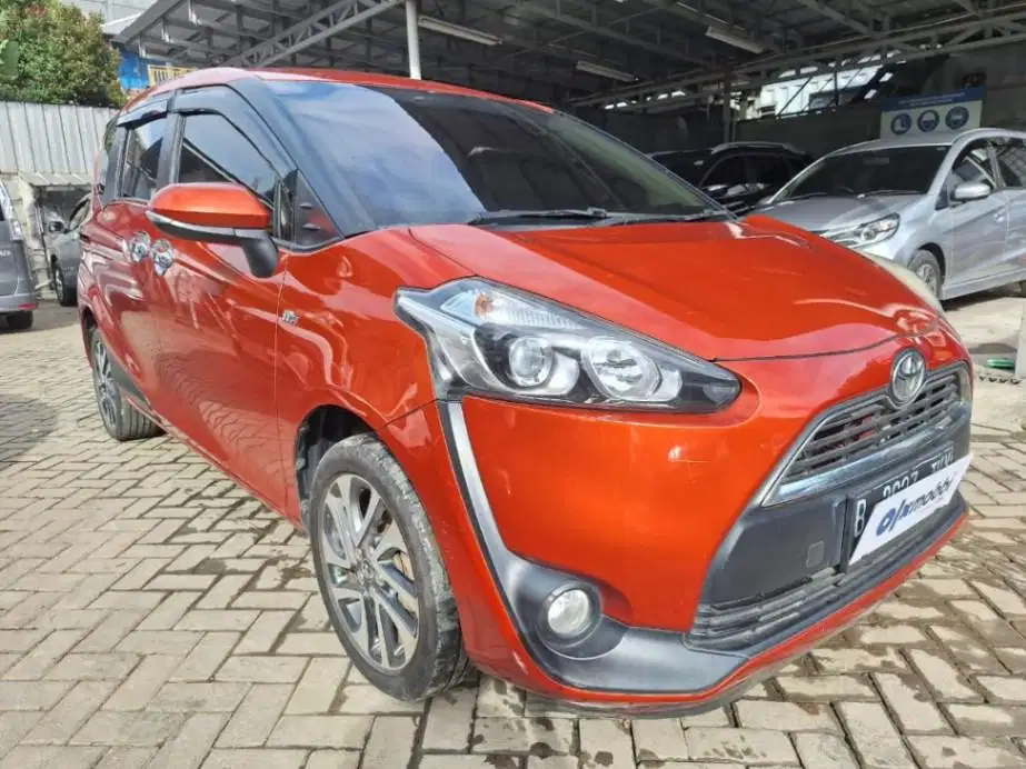 DP RENDAH Toyota Sienta 1.5 G Bensin-AT 2016 PIES