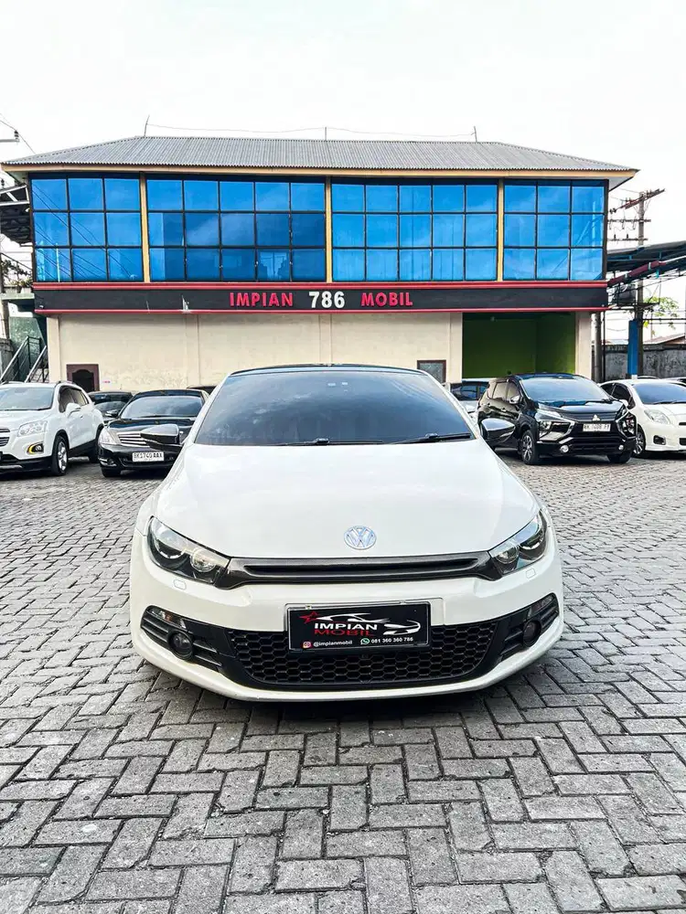 VW Scirocco 2.0 TSI A/T 2012  bmw glc 200 250 c200 e250 pajero xpander