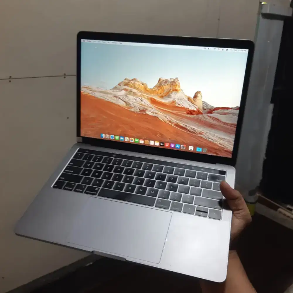 Macbook pro 2019 touchbar ram 16gb ssd 512gb core i7 bisa cod