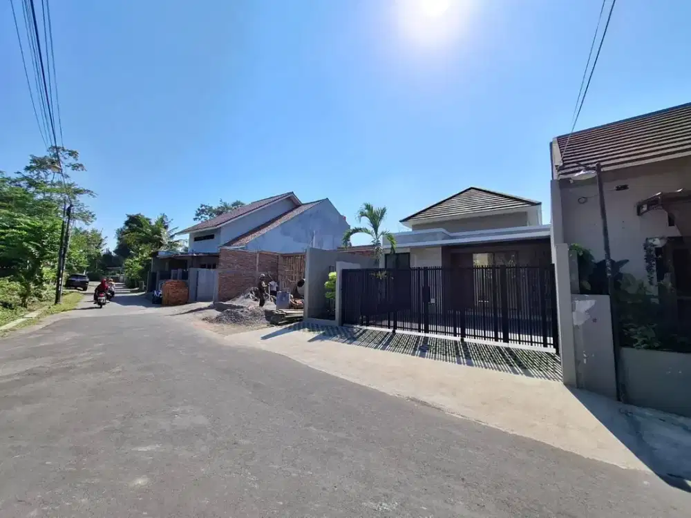 Rumah Modern Akses Mudah di Sleman Timur 900Jt-an, Bonus Pagar Dan Canopi