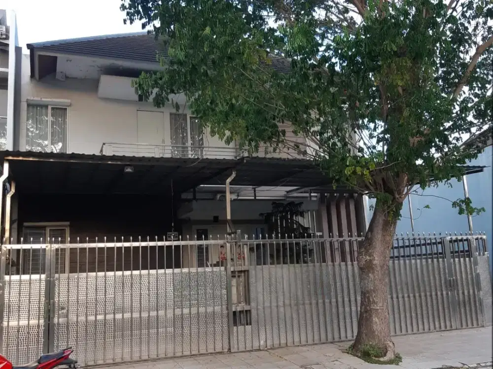 Rumah Cantik Furnished 2 Lantai di Jalan Raya Woodland Citraland