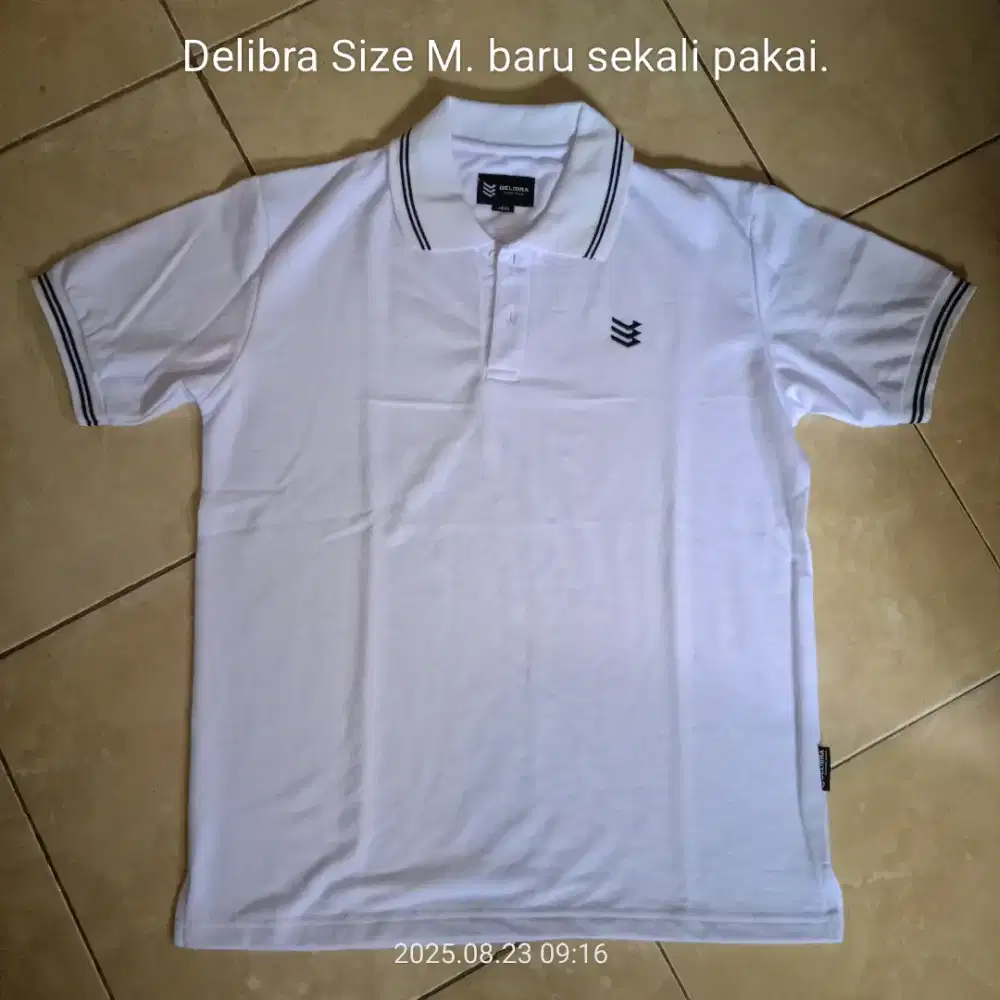 Kaos delibra dan kemeja