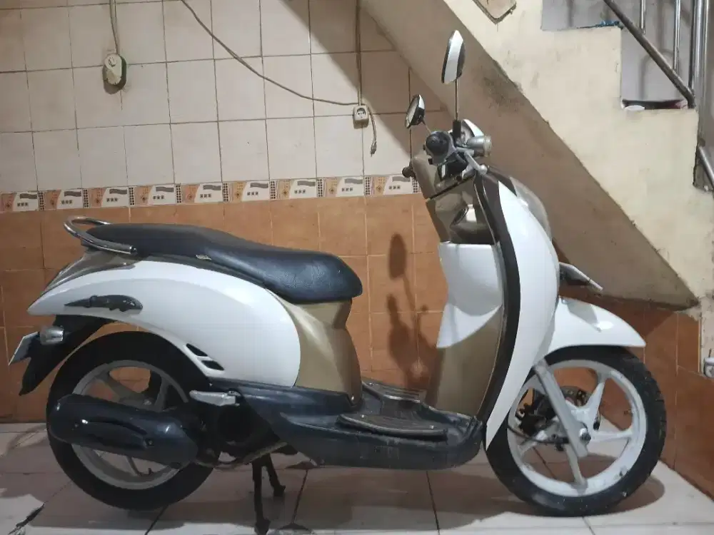 SCOOPY 2011 CW ORSINIL TGN 1 MULUS SIAP PAKAI MESIN ENAK STANDAT HALUS