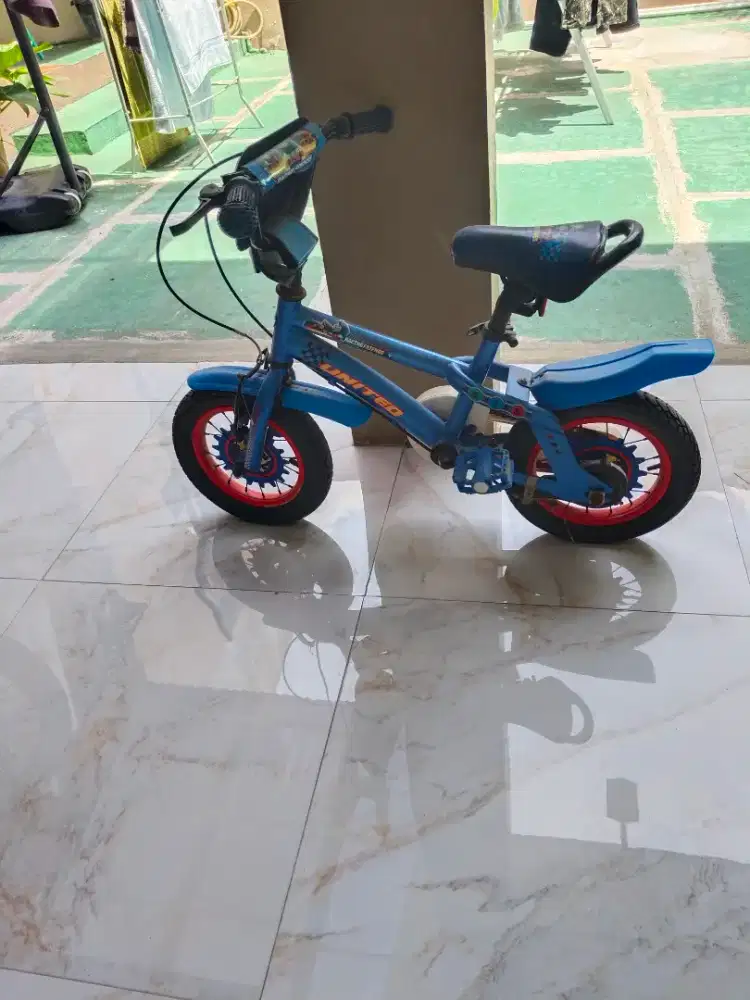 Sepeda kecil united