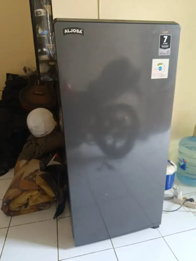 Kulkas 1 pintu merk aqua