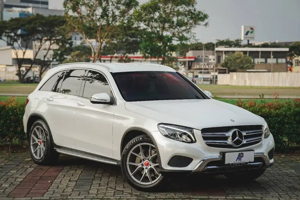 Mercy Mercedes Benz GLC250 Putih Exclusive 2016 2017