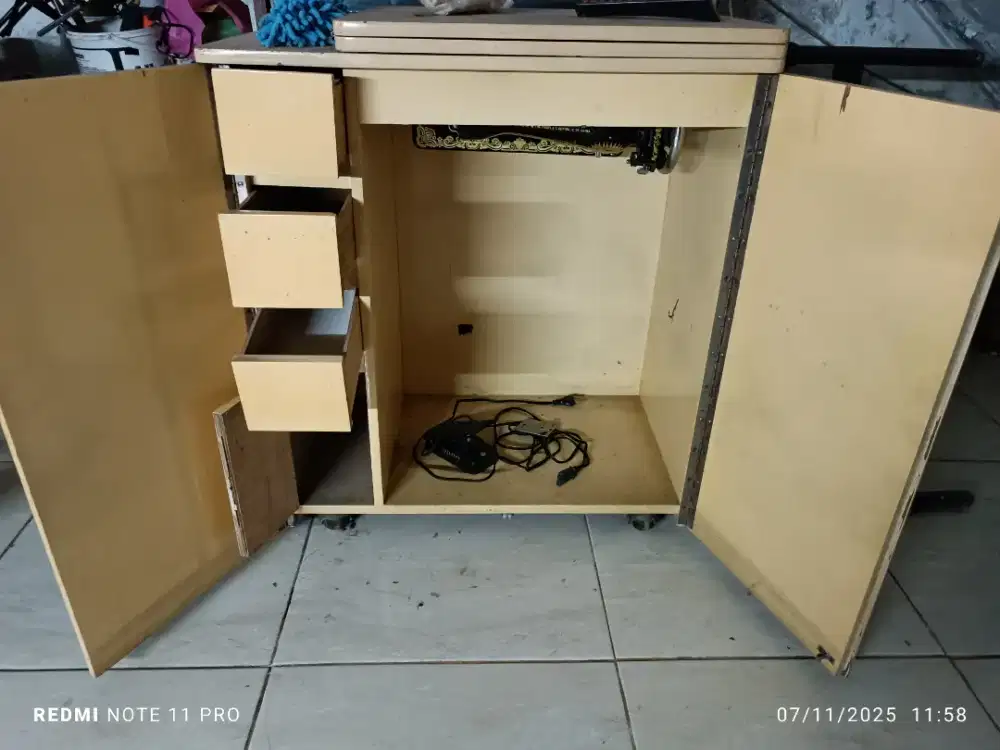 Mesin jahit merek TIPICAL