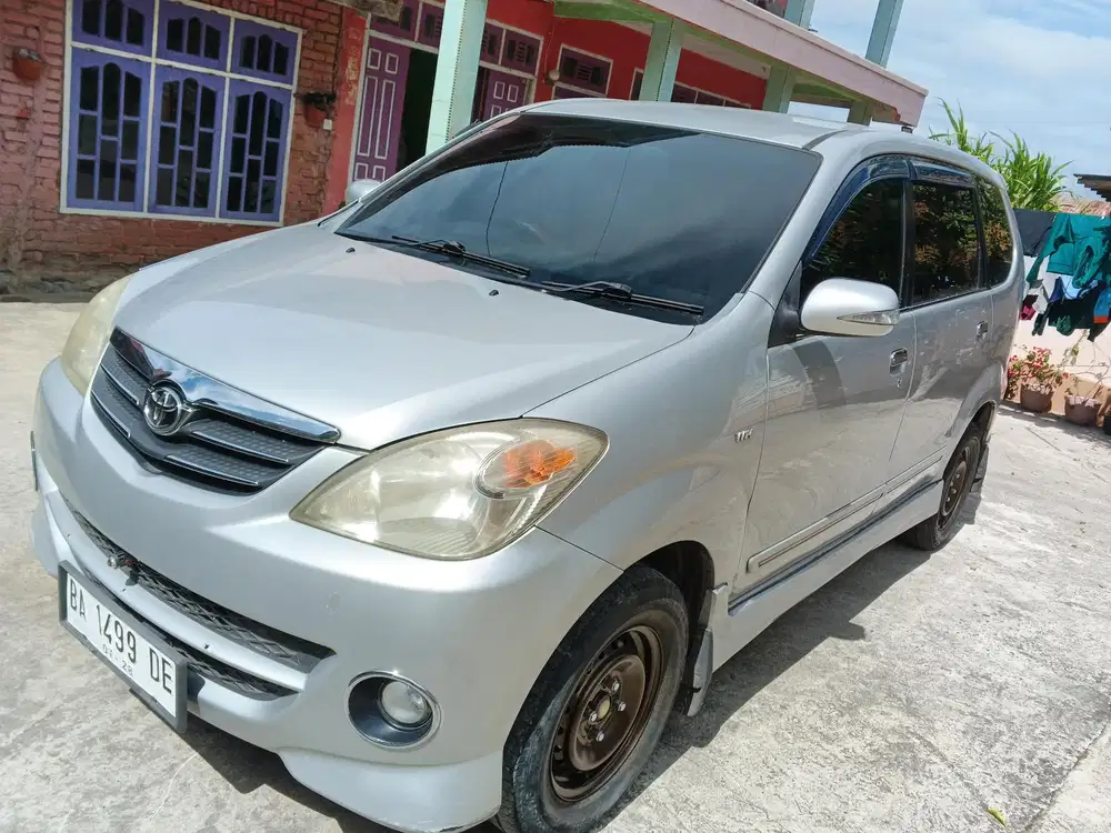 Toyota Avanza 2010 Bensin