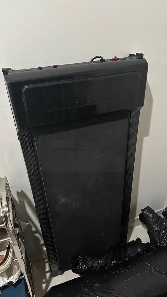 Walking pad / treadmill portable masih baru