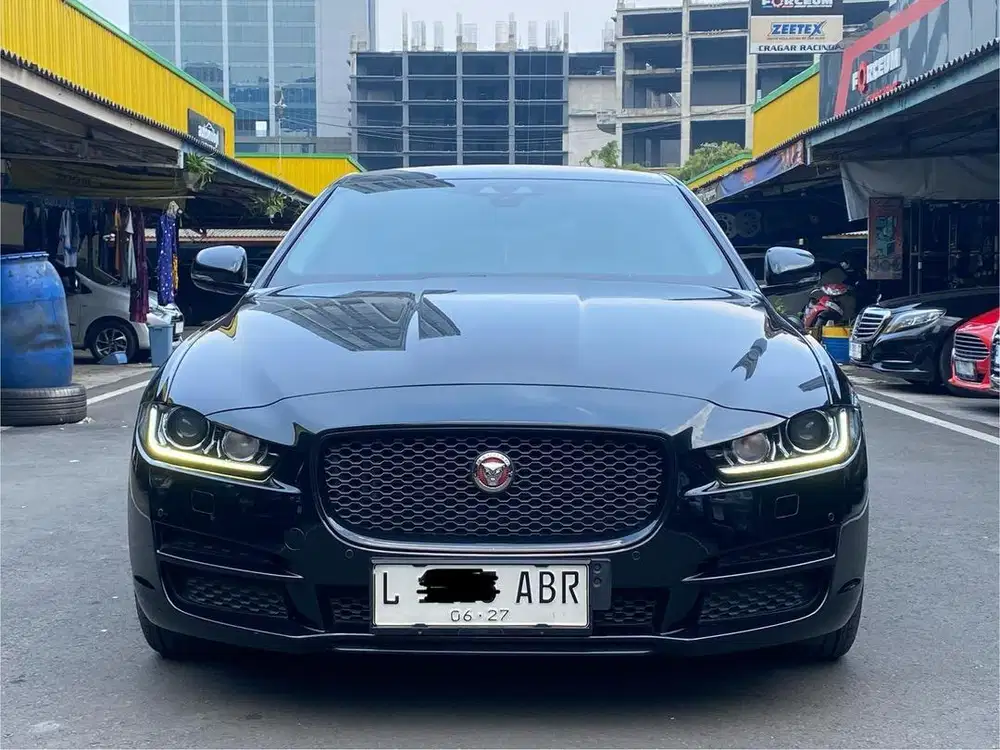 JAGUAR XE 2.0 AT 2016 BENSIN