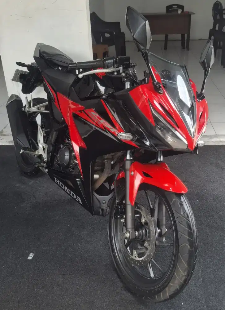 Honda CBR 150 R 2018