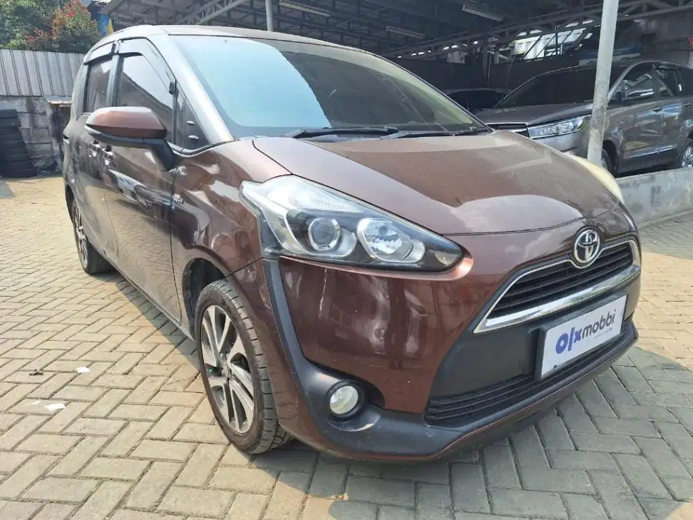 DP RENDAH Toyota Sienta 1.5 V Bensin-AT 2016 SODS