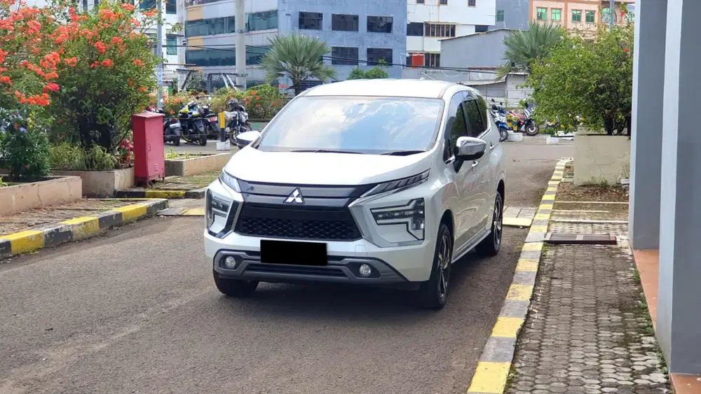 Km15rb mitsubishi xpander ultimate 2023 putih