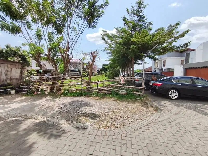 Tanah Luas 1182 Meter Persegi Lokasi Pusat Kota - di Sinduadi Mlati Sl