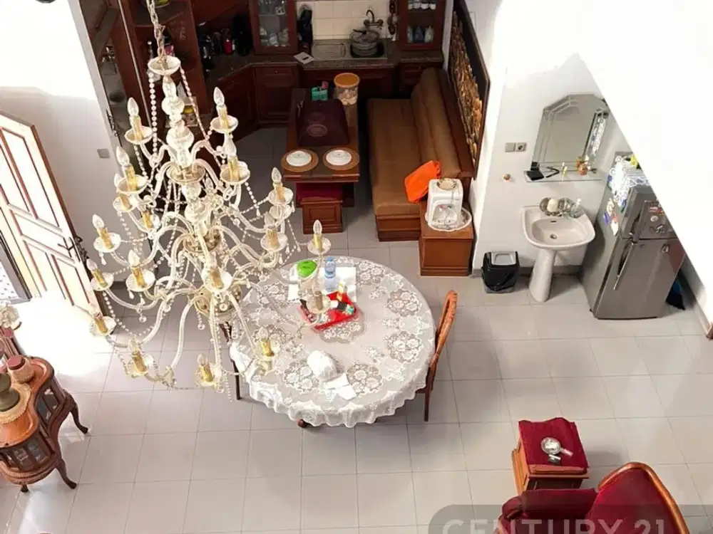 Dijual Rumah pinggir jalan utama bisa untuk usaha, tanah luas bangunan besar di Bintaro Sektor 2 Jaksel.