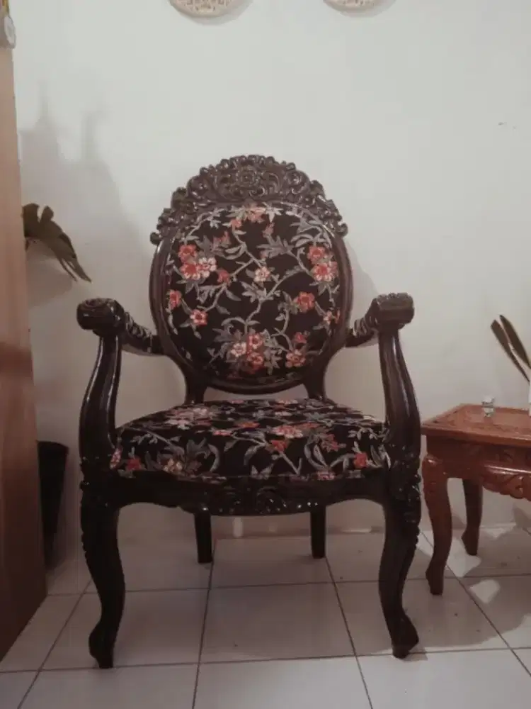 Bismillah, Dijual Kursi Jati Ukir Asli Jepara 2 Pcs