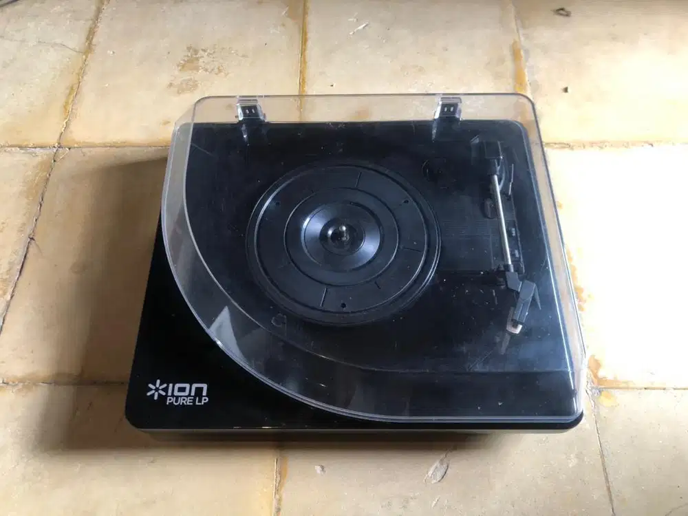 ION Audio Pure LP USB Conversion Turntable (unit utama saja)