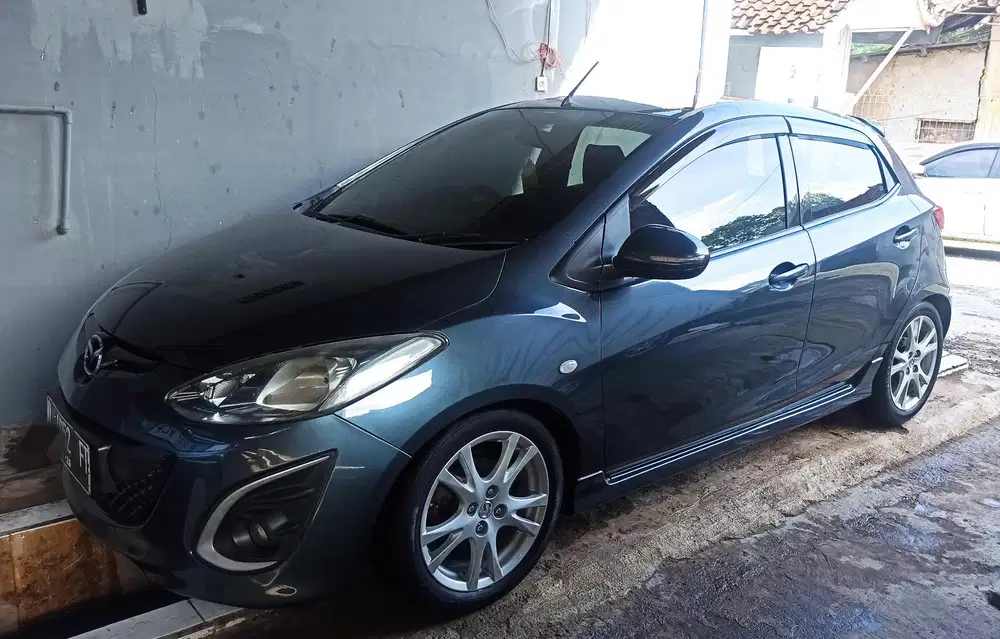 Mazda 2 2011 Bensin
