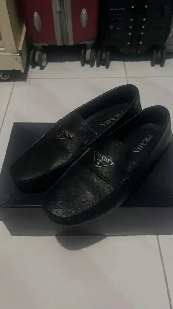 sepatu pria prada original size 43