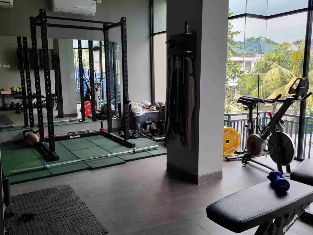 Rumah 3 Lantai SHM Luas 600m 4+1 Kamar Furnish Modernland Cipondoh Tangerang