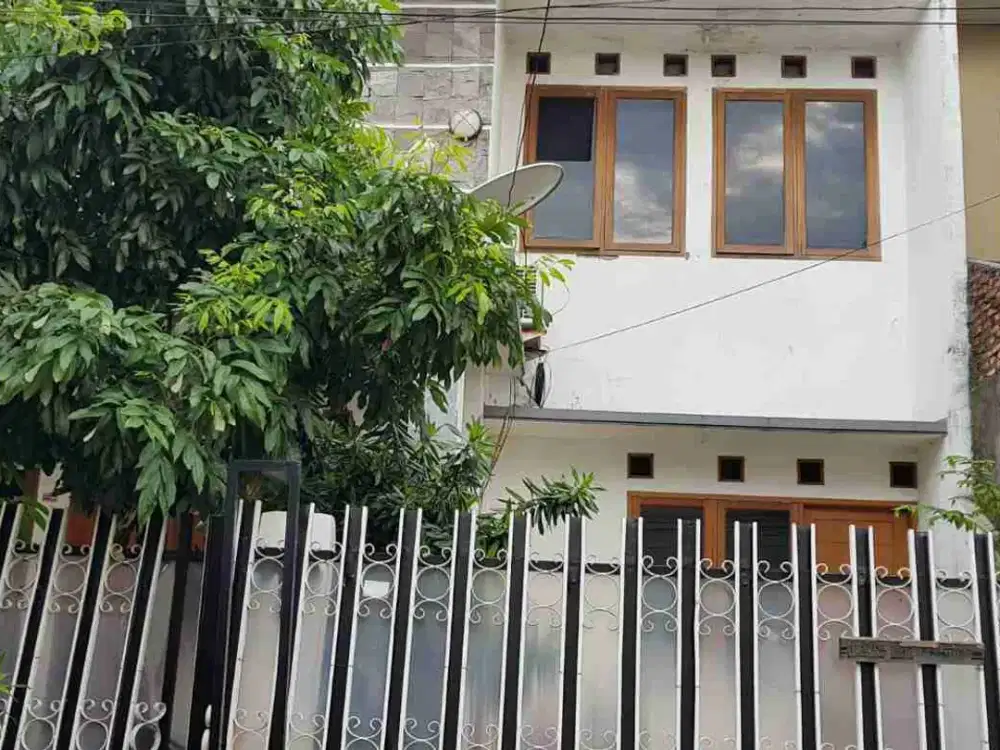 jual cepat rumah 2 lantai lokasi strategis komplek kimia farma duren sawit jakarta utara