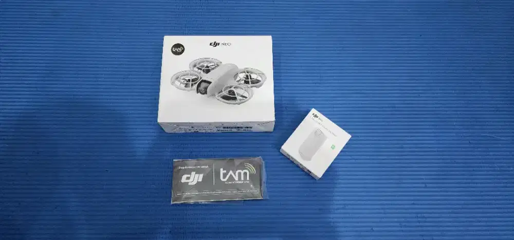 DJI NEO Camera Drone FLy More Combo
