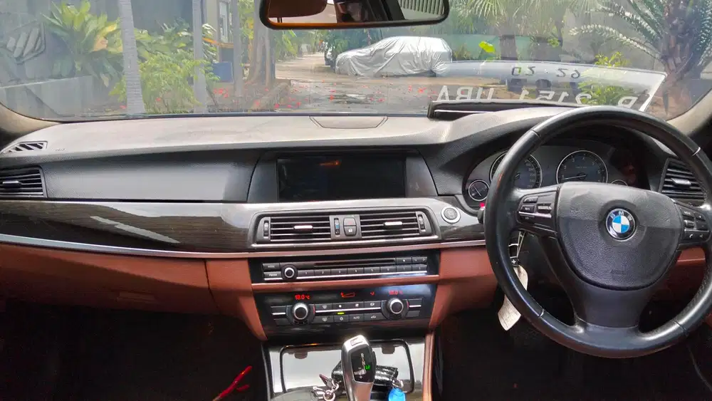 BMW 528i 2011 Bensin