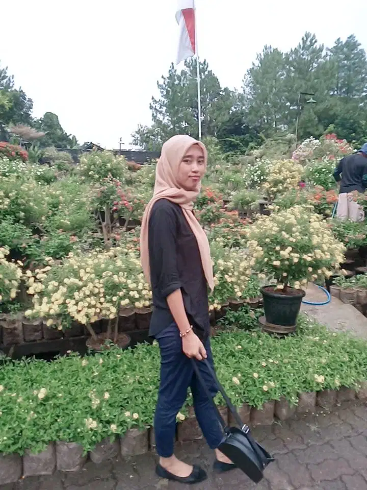 Mencari pekerjaan rumah tangga beres beres cuci gosok pulang  pergi