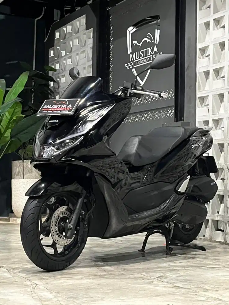 Black Glossy‼️Honda PCX 160 CBS ISS 2024. Odo 29rb.DANNY Mustika Motor