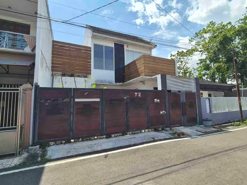 Rumah Murah 2 Lantai Area Perumahan Borobudur Suhat