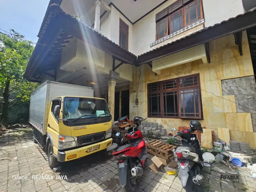 Tanah 6 Are Bonus Rumah 2 Lantai Dijual, di Cargo, Denpasar Area