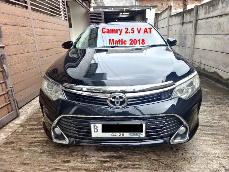 SEGER Toyota Camry 2.5 V AT Matic 2018 Tinggal Pakai