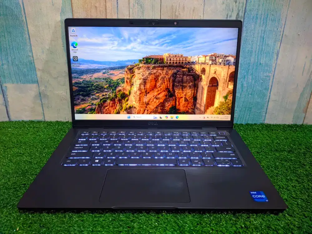 DELL LATITUDE 7320 touchsreen core i7 gen 11 RAM 16 GB SSD 512 GB