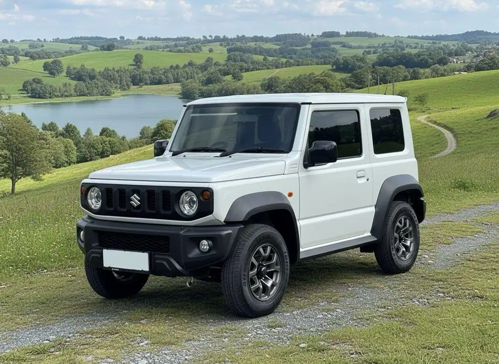 Suzuki Jimny AllGrip 3 pintu 4x4 At 2025 km +/- 1.400