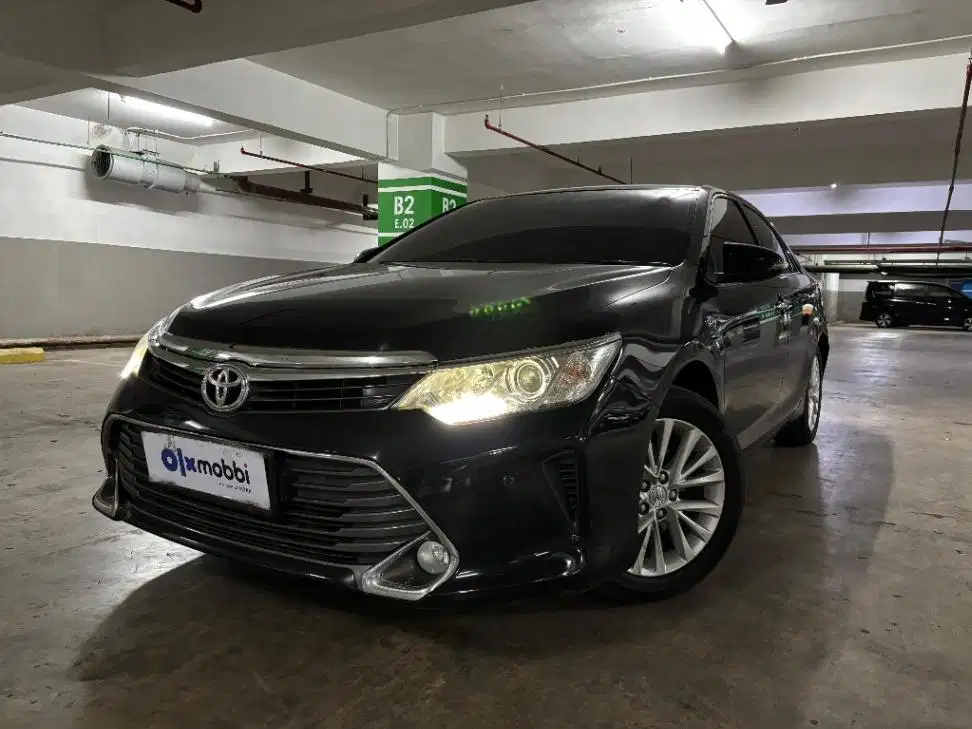 LOW DP Toyota Camry 2.4 V Bensin-AT 2015 SXG