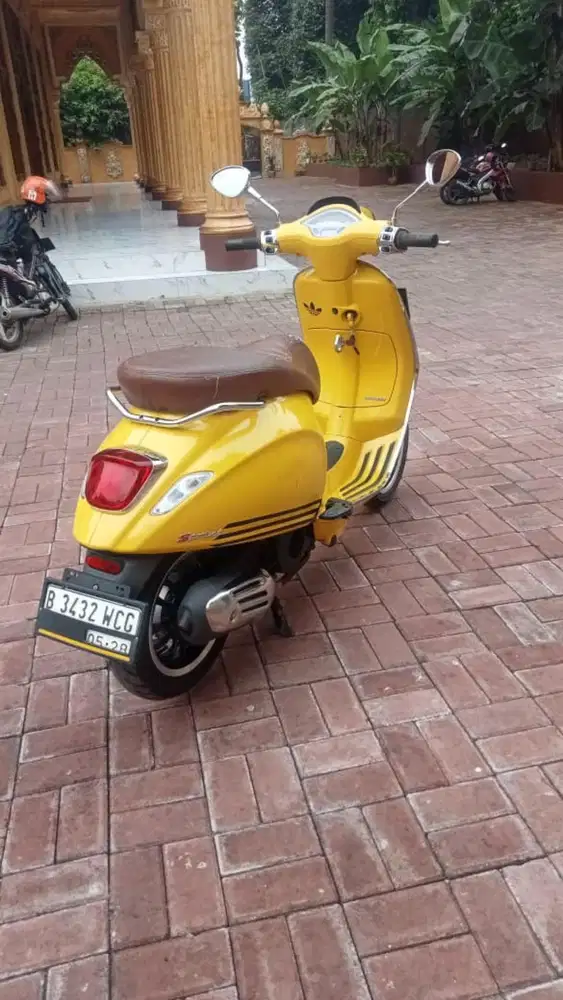 Dijual Vespa Sprint ABS 2021 KM rendah