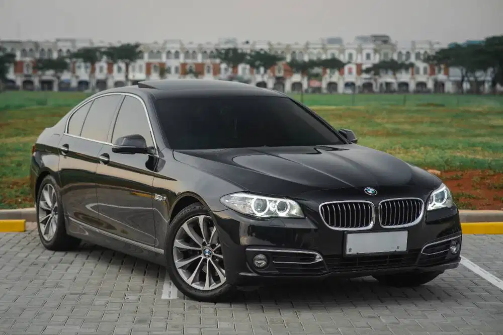 BMW 520i F10 2017 Hitam Speedo Digital