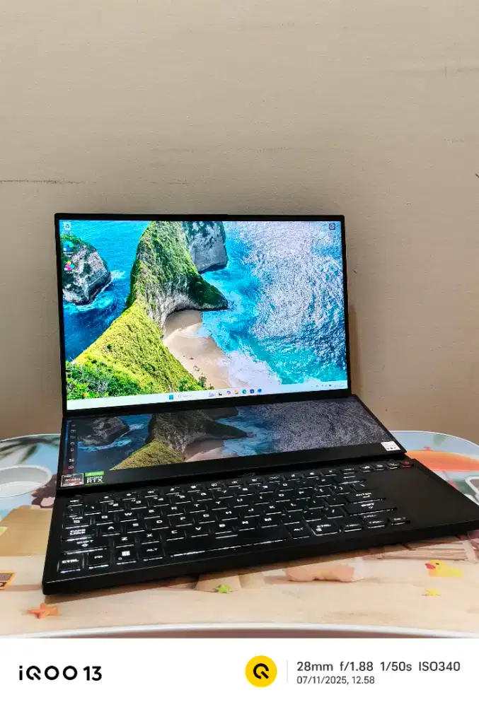 Asus Rog Zephyrus Duo 16 GX650rm Ryzen 9 6900