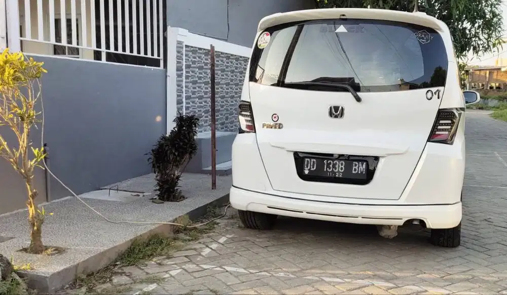 HONDA FREED 2012 TYPE S TANGAN PERTAMA